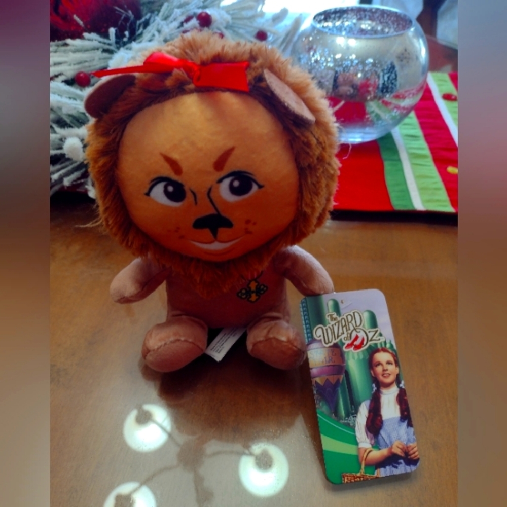 Toy Factory Wizard of Oz Big Head Plush Cowardly Lion NWT